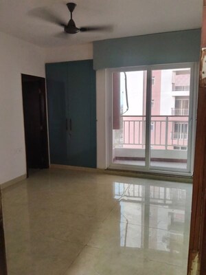 Room in 2.5 BHK Apartment at Rishita Mulberry Heights, Sushant Golf City – for Rent