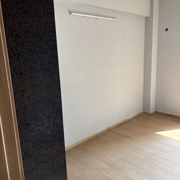 Room in 3 BHK Apartment at DLF New Town Heights III, Sector 91 – for Rent