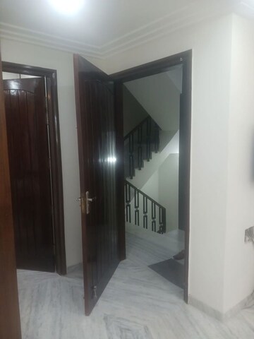 Room in 3 BHK Builder Floor at Housing Board Colony Sector 51, Sector 51 – for Rent