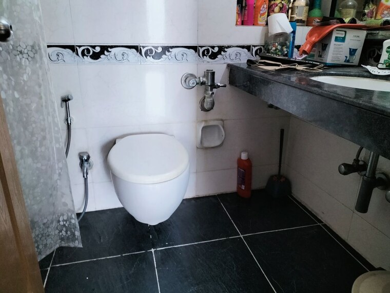 Bathroom, k-raheja-heights 2 Bedroom 1165 Sq.Ft. Apartment In Malad East Mumbai 10096599