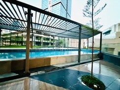 4 BHK + Servant Room Apartment For Sale in Hubtown 25 South