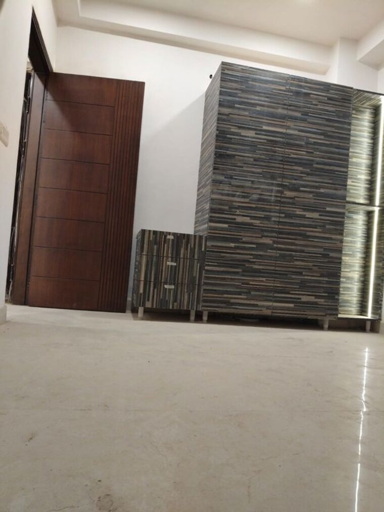 Room, ozone-apartment 3 Bedroom 1700 Sq.Ft. Builder Floor In Sector 104 Noida 10096615