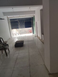 Showroom For Rent in Yusuf Sarai