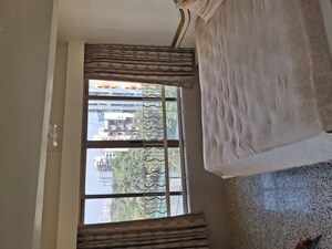 Room in 3 BHK Apartment at Sea Shell Apartment, Andheri West – for Sale