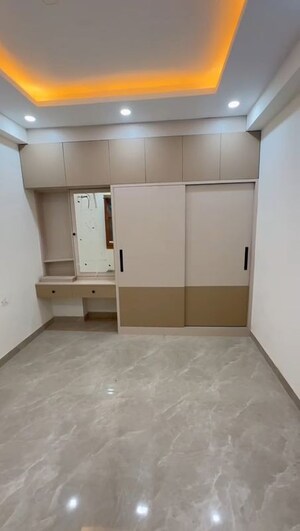 Room in 4 BHK Builder Floor at Sapphire Tower, Sector 104 – for Sale