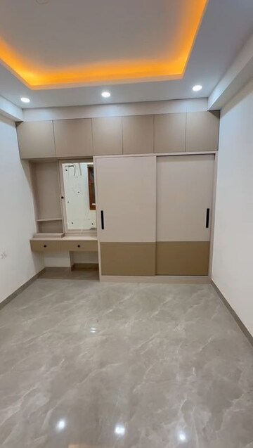 Room in 4 BHK Builder Floor at Sapphire Tower, Sector 104 – for Sale