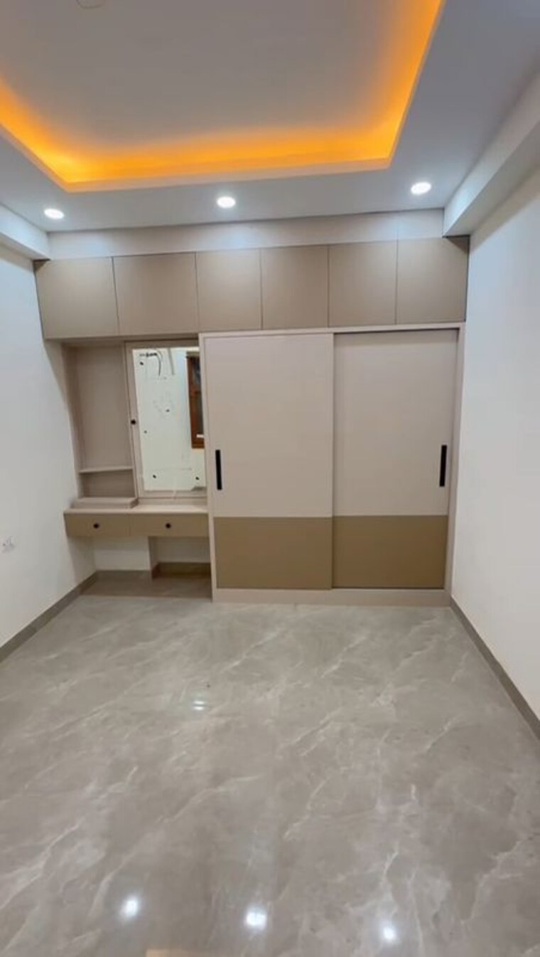 Room, sapphire-tower 4 Bedroom 1950 Sq.Ft. Builder Floor In Sector 104 Noida 10096717