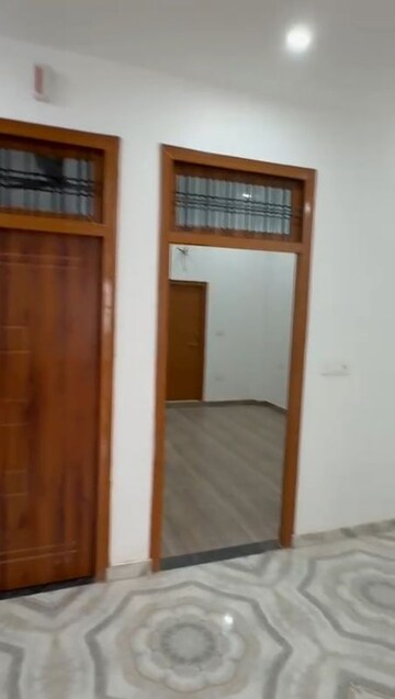 Room in 2 BHK Apartment at Ansal Sushant Golf city, Sushant Golf City – for Rent