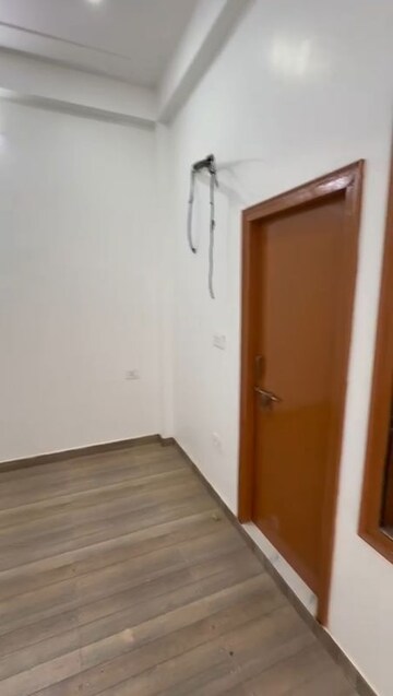 Room in 2 BHK Apartment at Ansal Sushant Golf city, Sushant Golf City – for Rent