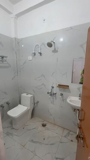 Attached Bathroom in 2 BHK Apartment at Ansal Sushant Golf city, Sushant Golf City – for Rent