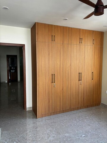 Room in 3 BHK Apartment at Vasant Kunj – for Rent