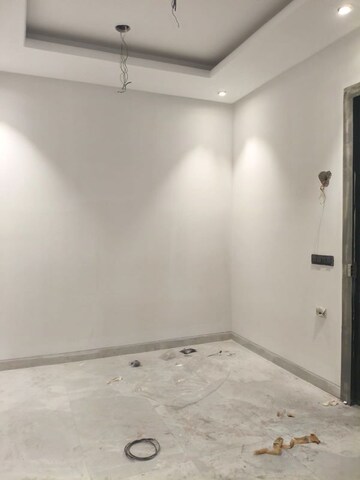 Room in 2 BHK Builder Floor at Sector 57 – for Rent