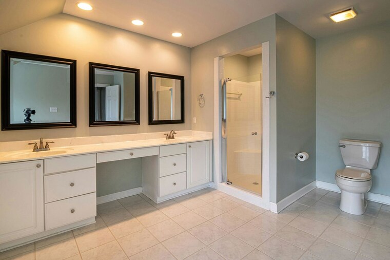 Attached Bathroom, anvita-ivana 3 Bedroom 2580 Sq.Ft. Apartment In Kollur Hyderabad 10096706
