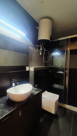 Master Bedroom in 3 BHK Builder Floor at Unitech Greenwood City Apartment, Sector 45 – for Sale