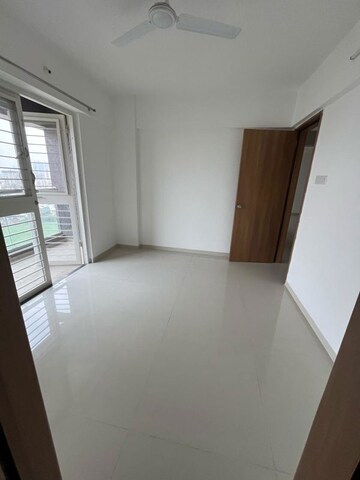 Room in 3 BHK Apartment at Kohinoor Zen Estate, Kharadi – for Sale