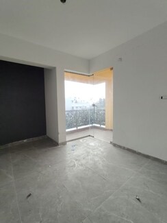 2 BHK Builder Floor For Sale in Selaiyur