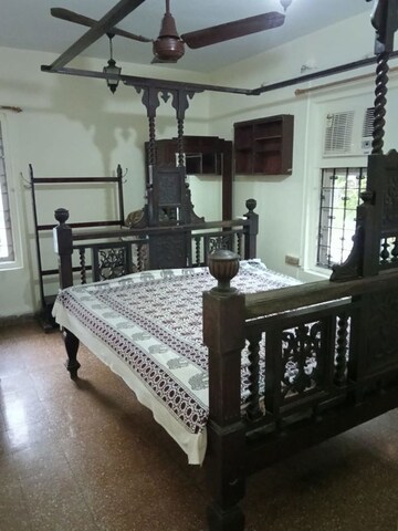 Bedroom in 2 BHK Apartment at Prarthana CHS Prabhadevi, Prabhadevi – for Rent