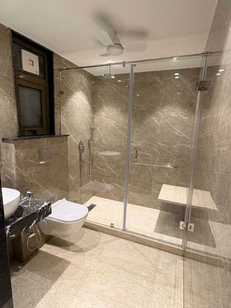 Bathroom, green park extension 3 Bedroom 2700 Sq.Ft. Builder Floor In Green Park Extension Delhi 10096875