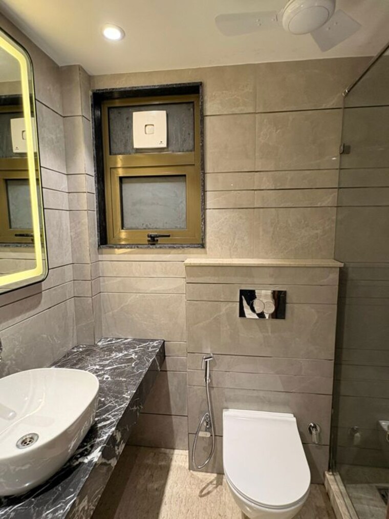 Bathroom, green park extension 3 Bedroom 2700 Sq.Ft. Builder Floor In Green Park Extension Delhi 10096875