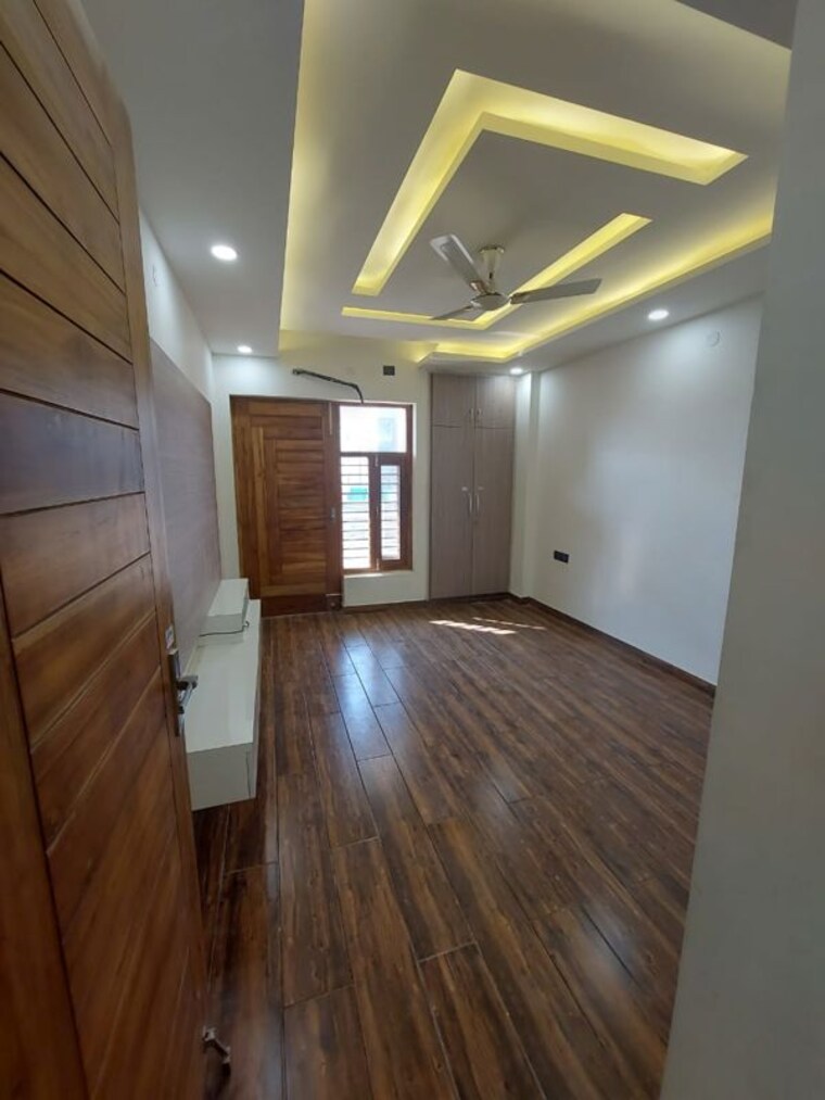 Bedroom, bptp-district-3 3 Bedroom 180 Sq.Yd. Builder Floor In Sector 85 Faridabad 10096845