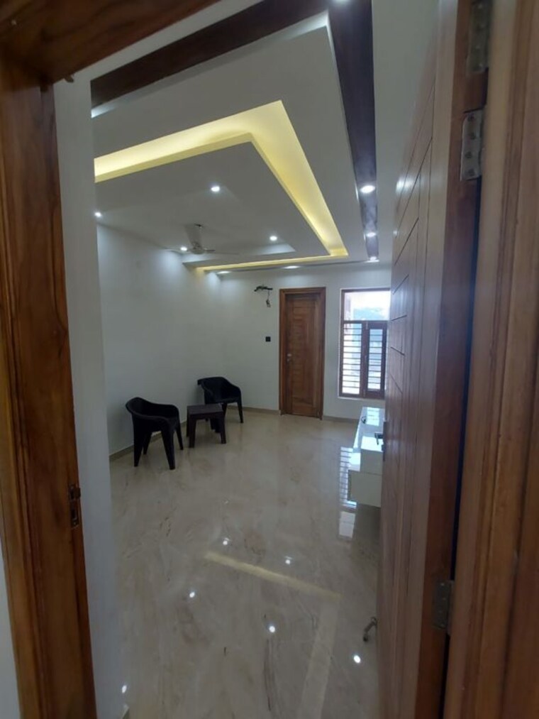 Room, bptp-district-3 3 Bedroom 180 Sq.Yd. Builder Floor In Sector 85 Faridabad 10096845
