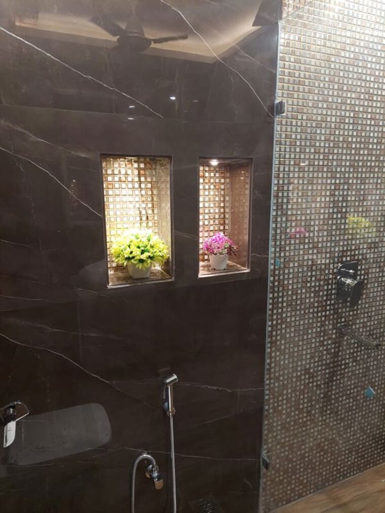 Bathroom, bptp-district-3 3 Bedroom 180 Sq.Yd. Builder Floor In Sector 85 Faridabad 10096845