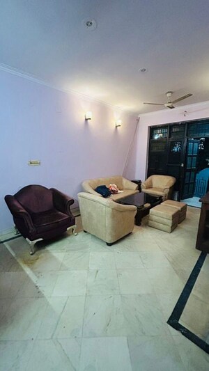 Living Room in 2 BHK Builder Floor at Sector 57 – for Rent
