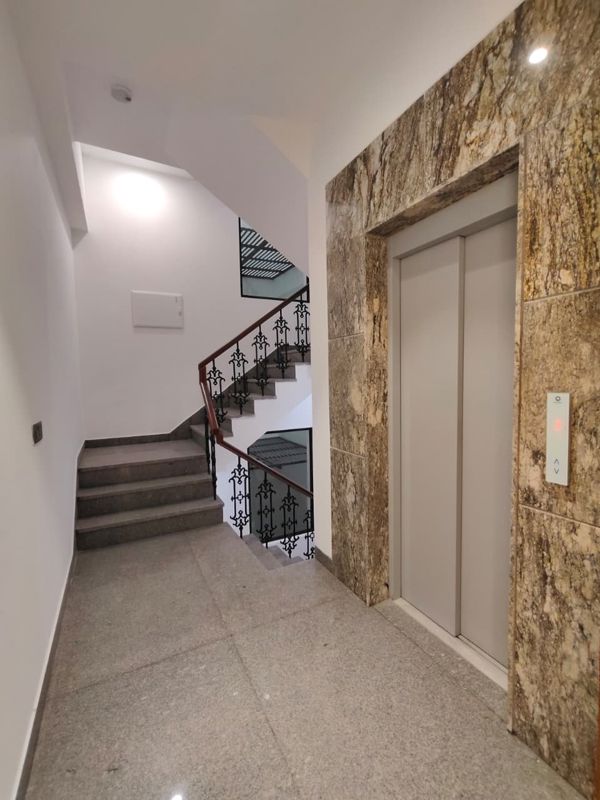 3 BHK + Servant Room Builder Floor For Rent in Defence Colony