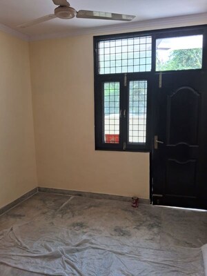 Room in 3 BHK Builder Floor at Lajpat Nagar 4 – for Rent