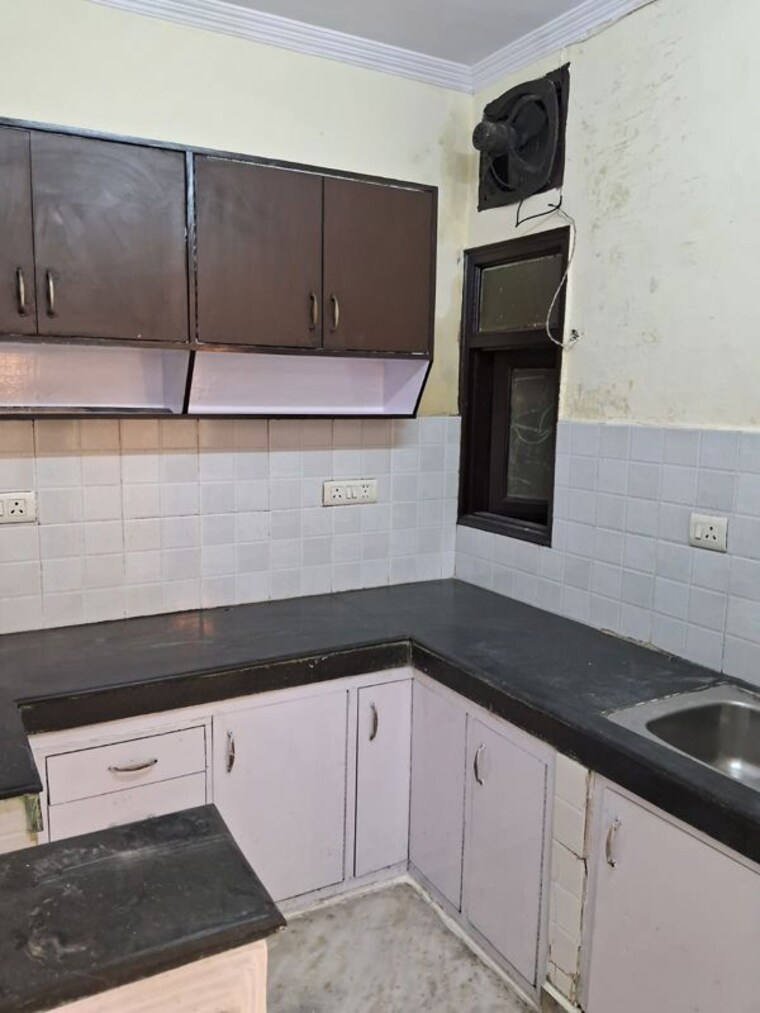 Kitchen, lajpat nagar 4 3 Bedroom 1250 Sq.Ft. Builder Floor In Lajpat Nagar 4 Delhi 10096905