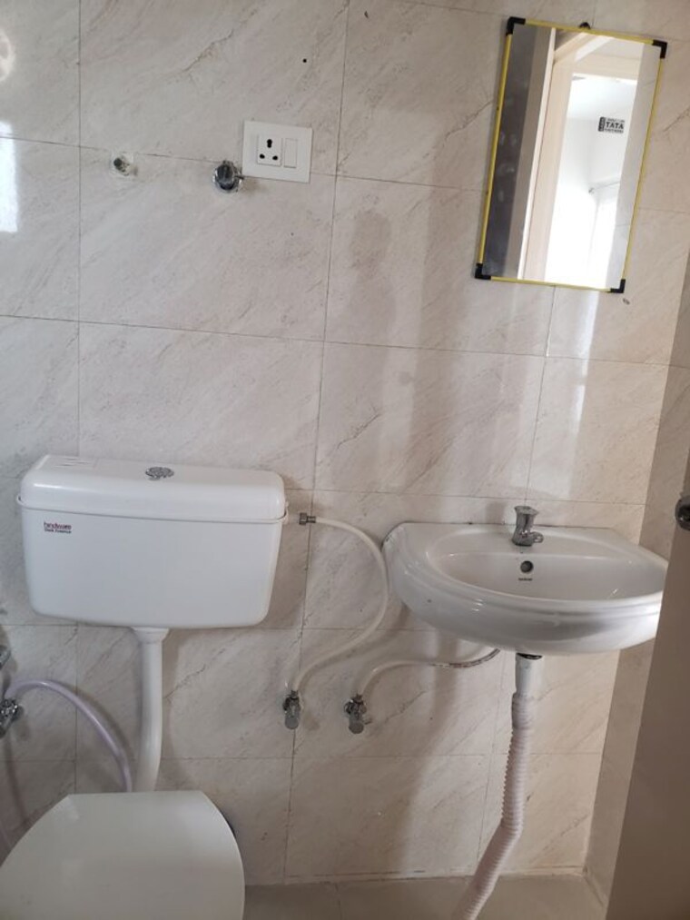 Bathroom, kasba 1 Bedroom 550 Sq.Ft. Builder Floor In Kasba Kolkata 10096900