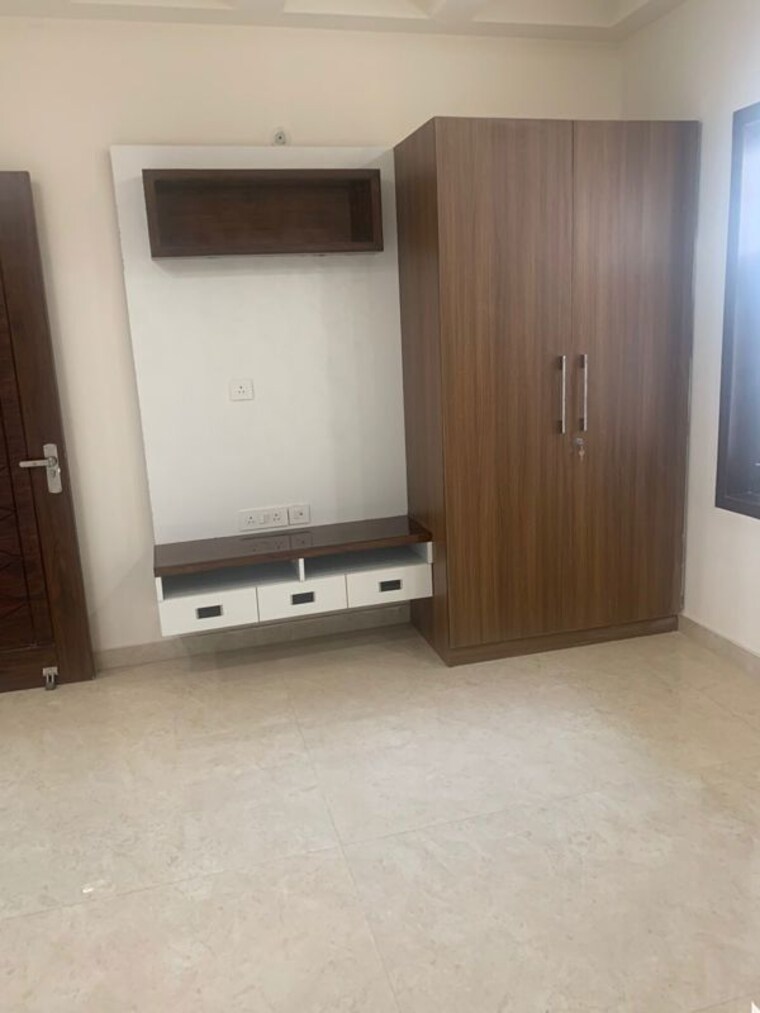 Room, bptp-district-3 3 Bedroom 153 Sq.Yd. Builder Floor In Sector 85 Faridabad 10096903