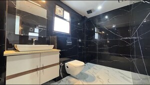 Bathroom in 6 BHK Penthouse at Silverglades The Ivy, Sector 28 – for Sale