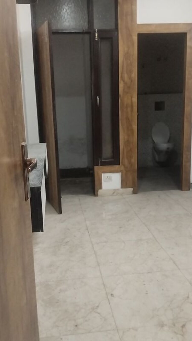 Bathroom, shakti khand iv 3 Bedroom 1250 Sq.Ft. Builder Floor In Shakti Khand iv Ghaziabad 10096918