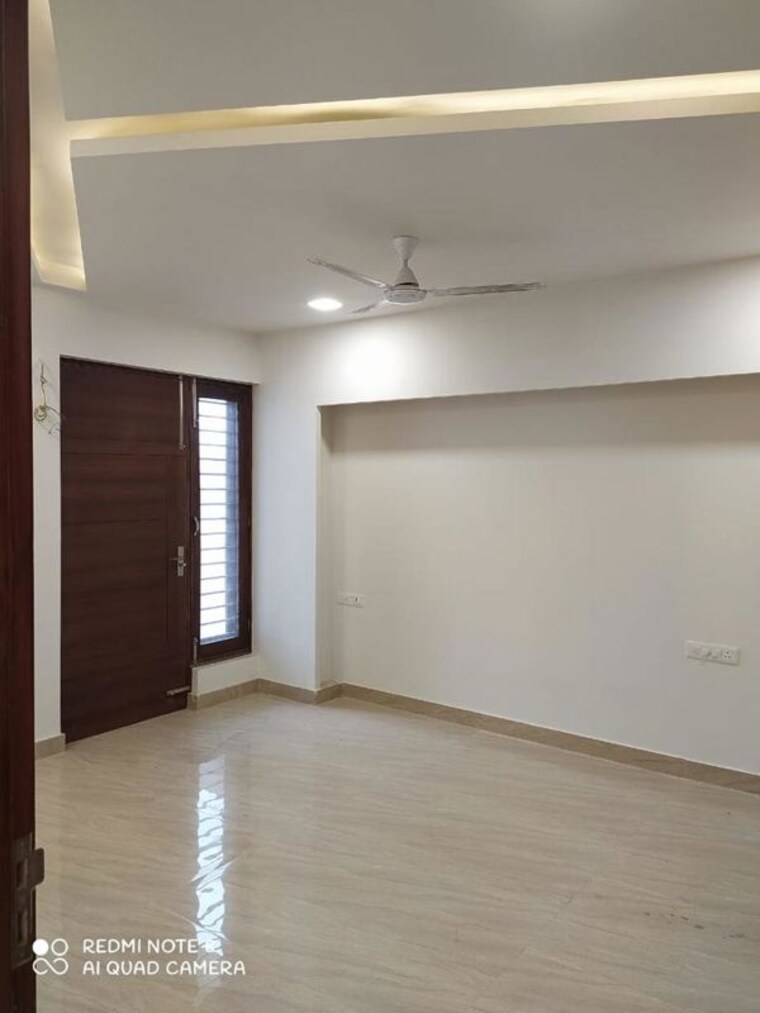 Room, bptp-district-3 3 Bedroom 141 Sq.Yd. Builder Floor In Sector 85 Faridabad 10096916
