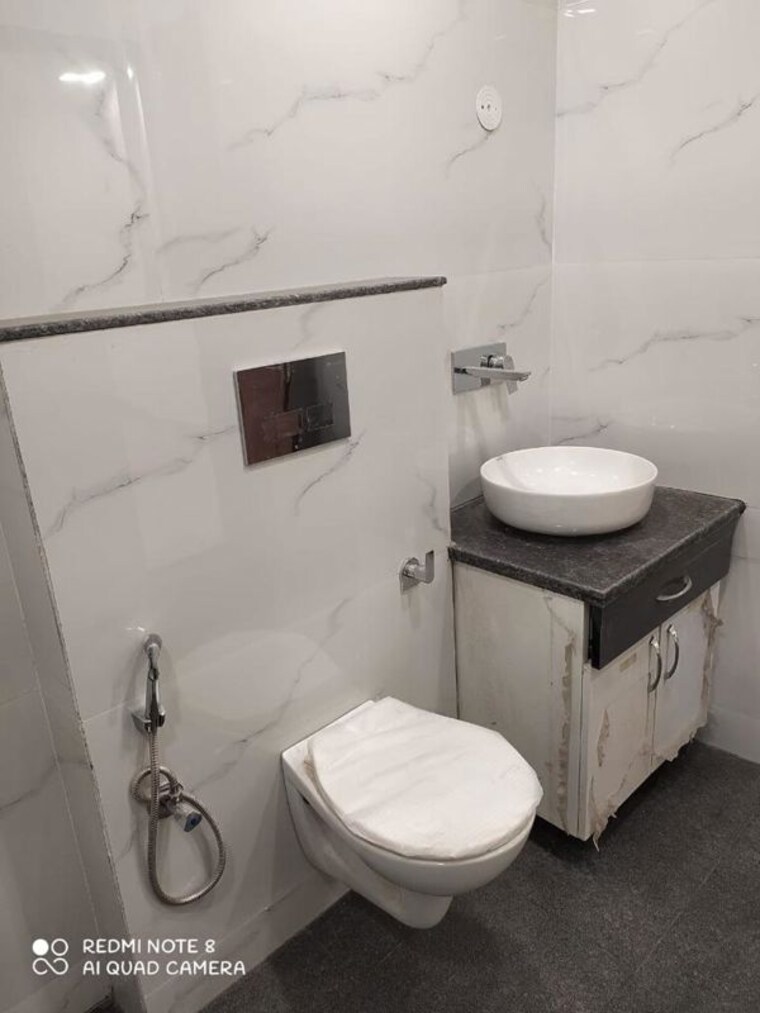 Bathroom, bptp-district-3 3 Bedroom 141 Sq.Yd. Builder Floor In Sector 85 Faridabad 10096916