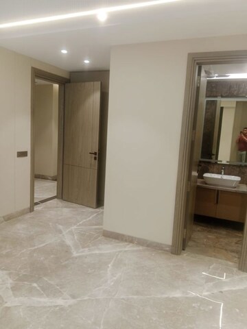 Room in 4 BHK Builder Floor at Gulmohar Park – for Sale