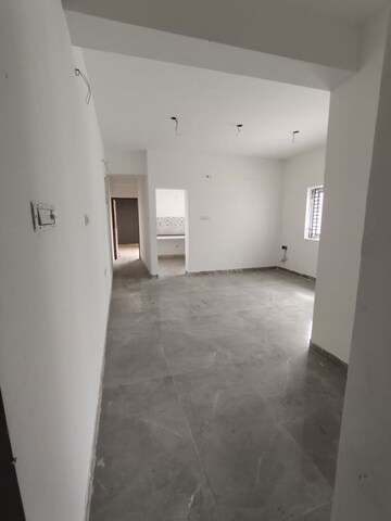 Room in 2 BHK Builder Floor at Selaiyur – for Sale