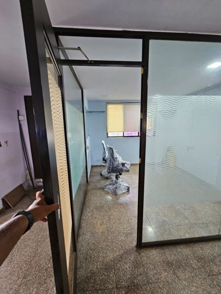 undefined, naupada Commercial Office Space 650 Sq.Ft. In Naupada Thane 10096929