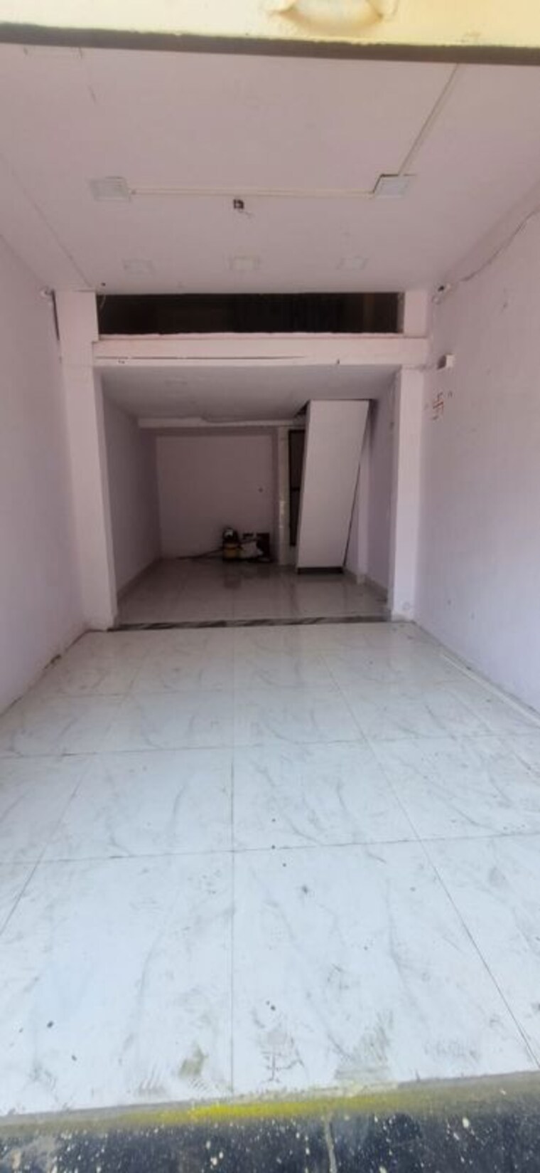 Room, nav-madhuban-chs Commercial Office Space 1400 Sq.Ft. In Naupada Thane 10096934