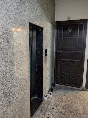 Building Lobby in 1 BHK Builder Floor at Shakti Khand Iii – for Rent