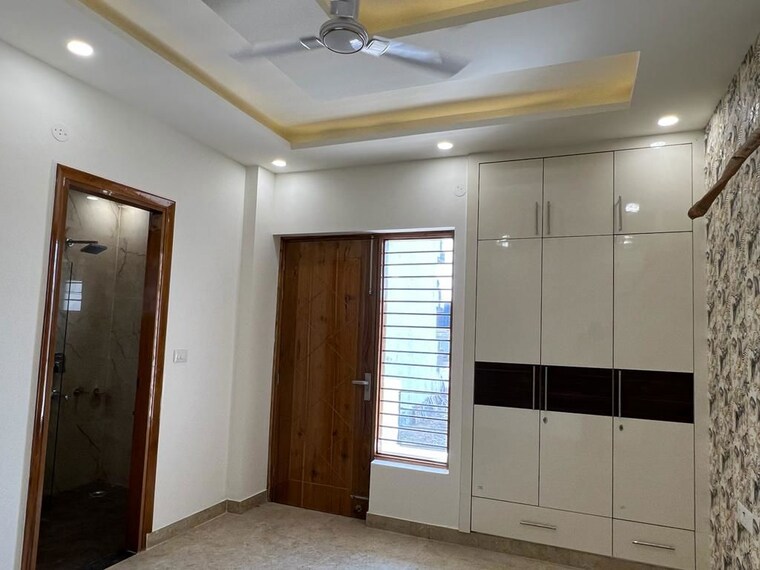 Room, puri-kohinoor 3 Bedroom 158 Sq.Yd. Builder Floor In Sector 89 Faridabad 10096939