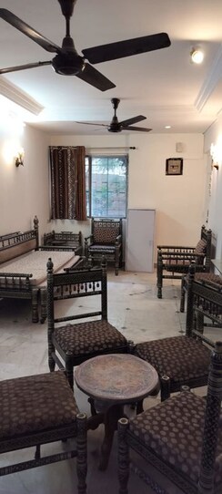 1 BHK + Extra Room Apartment For Rent in Mahim West