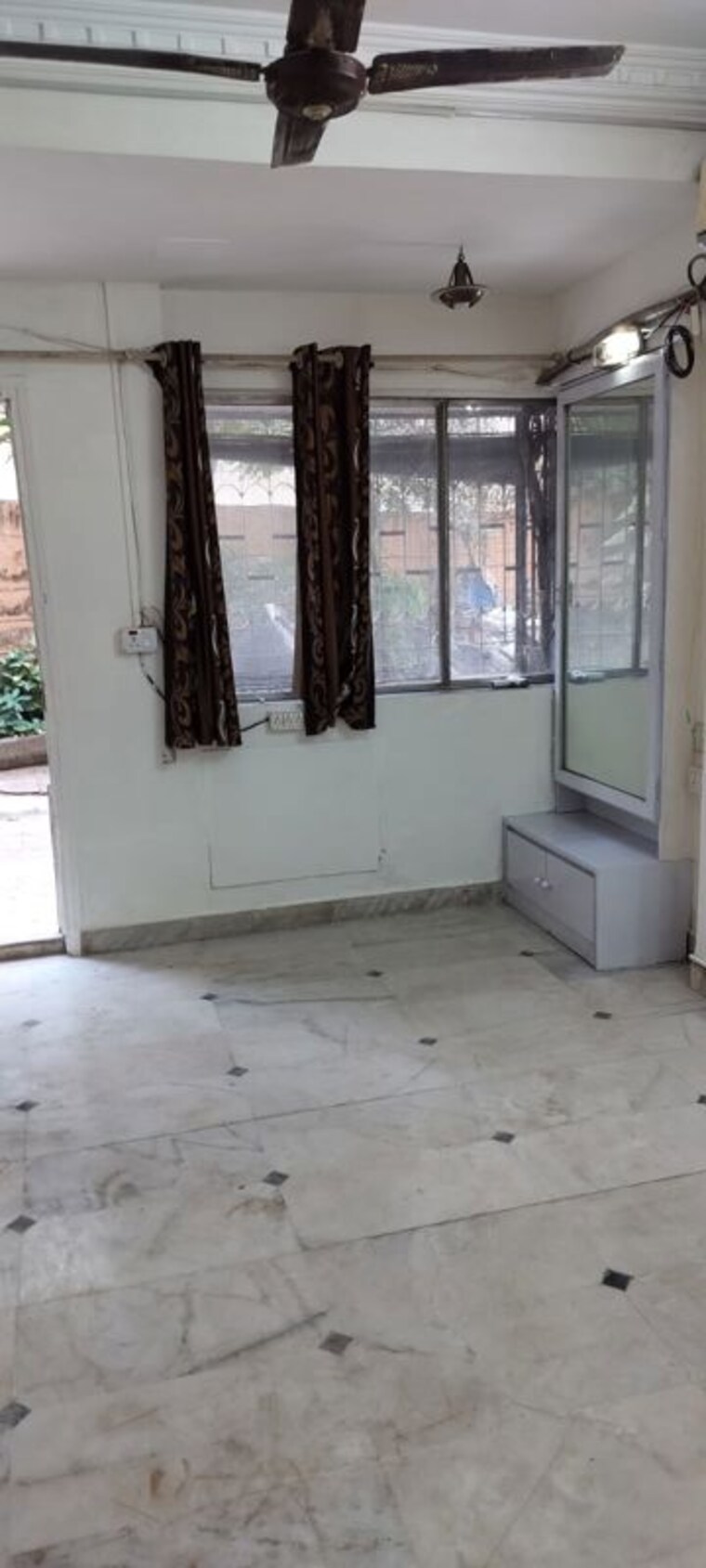 Room, mahim west 1 Bedroom 450 Sq.Ft. Apartment In Mahim West Mumbai 10096959