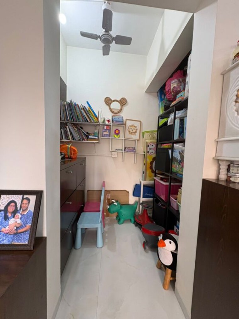 Team Area, khar west 2 Bedroom 760 Sq.Ft. Apartment In Khar West Mumbai 10096961