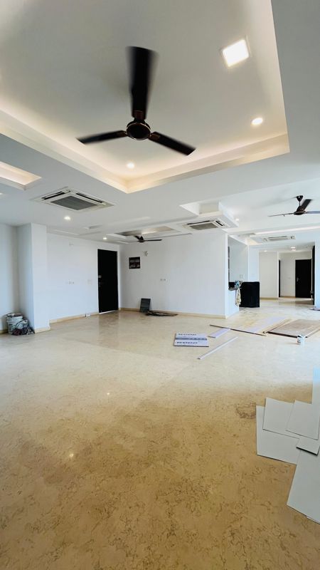 5 BHK + Servant Room,Extra Room Penthouse For Rent in Mahagun Maple