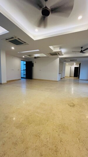 Room in 5 BHK Penthouse at Mahagun Maple, Sector 50 – for Rent