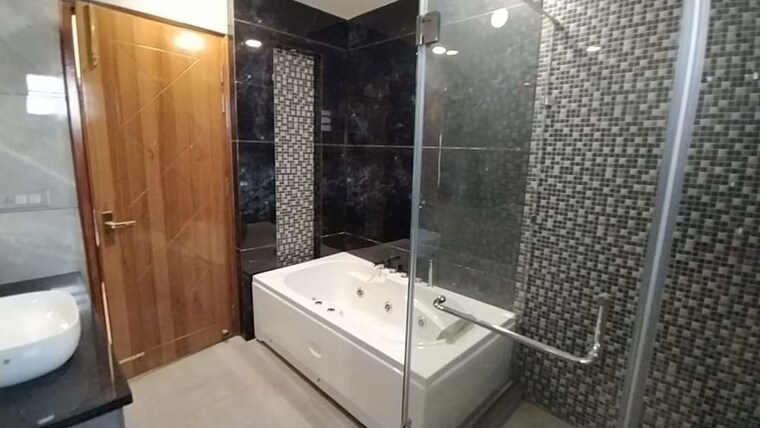 Bathroom, puri-kohinoor 3 Bedroom 158 Sq.Yd. Builder Floor In Sector 89 Faridabad 10096960
