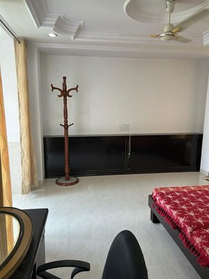 Furnished Amenities in 3 BHK Apartment at Dwarka – for Rent