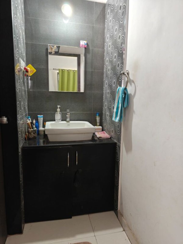 Bathroom, gobind-ganesh-imperia 2 Bedroom 986 Sq.Ft. Apartment In Wakad Pune 10096979
